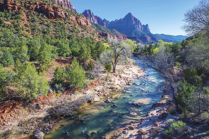 3-Day Tour: Zion, Bryce Canyon, Monument Valley and Grand Canyon - The small-group setup: what feels easier on the road