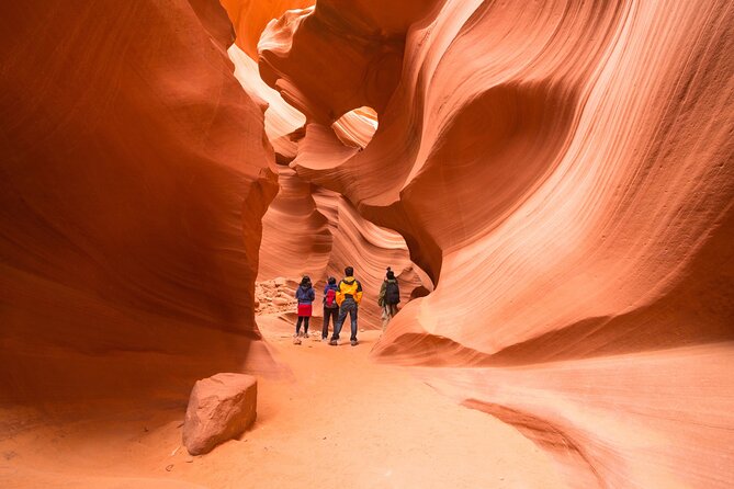Antelope Canyon and Horseshoe Bend Day Trip from Las Vegas - What to pack and wear so you don’t regret it