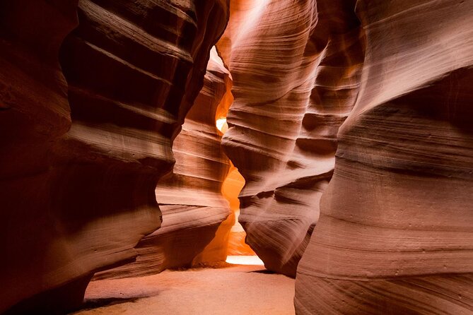 Antelope Canyon & Horseshoe Bend from Vegas, Lunch, Free WiFi - What to pack and wear so you’re not fighting the desert
