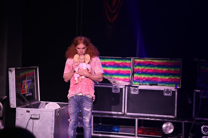 Carrot Top at the Luxor Hotel and Casino - Finding your way inside Luxor for a smooth 8:00 pm start