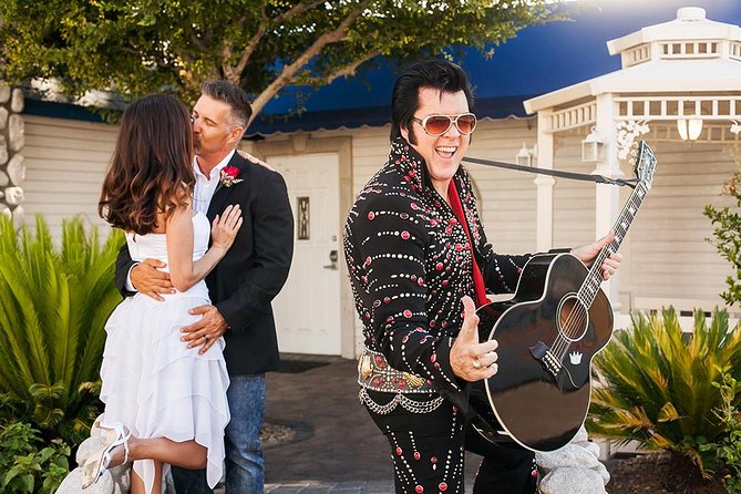 Elvis Themed Wedding or Vow Renewal at Graceland Wedding Chapel - Why an Elvis vow renewal at Graceland Chapel feels like pure Vegas