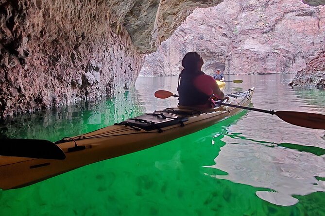 Emerald Cave Kayak Tour with Lunch & Las Vegas Shuttle Option - Getting to the launch: Willow Beach and your first safety minutes