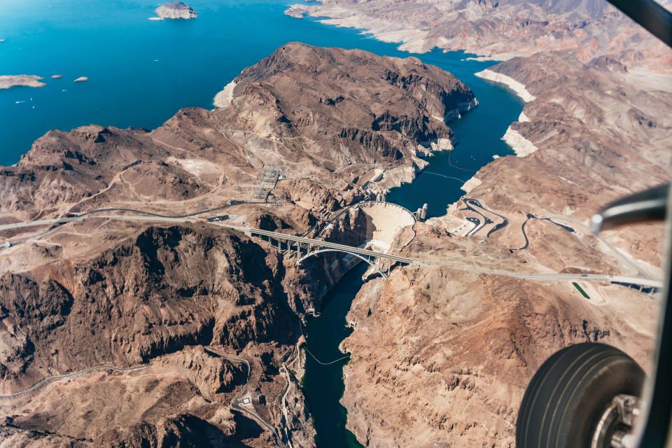 From Las Vegas: Grand Canyon Helicopter Air Tour - The flight path: Lake Mead, Hoover Dam, then canyon country