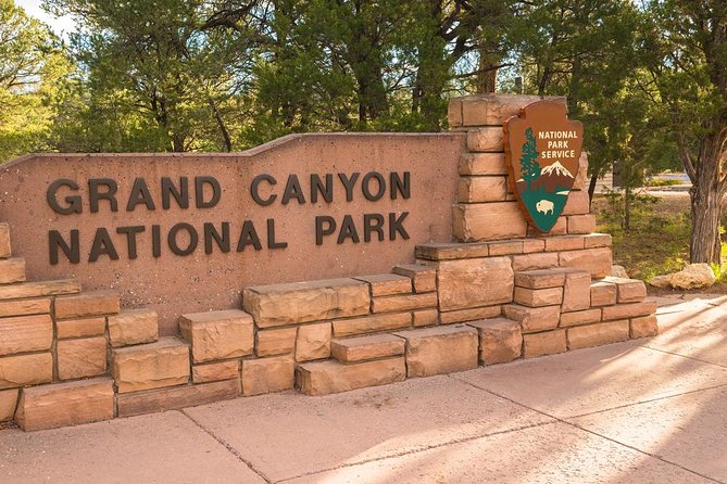 Grand Canyon National Park South Rim Bus Tour from Las Vegas - South Rim time: how Mather Point, Hopi House, and Bright Angel fit together