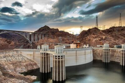 Grand Canyon West & Hoover Dam Tour With Breakfast At IHOP - Hoover Dam: A Quick Photo Stop That Still Feels Worth It