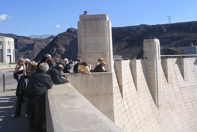Hoover Dam Comedy Tour with Lunch and Comedy Club Tickets - Lunch in Henderson: Made-to-Order Food Helps a Long Day Feel Human