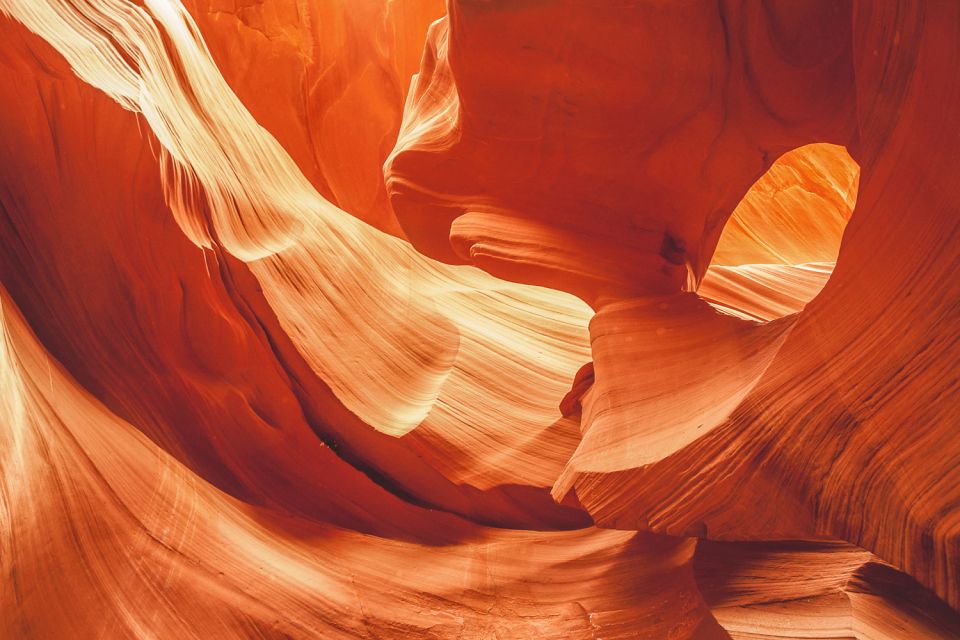 Las Vegas: Antelope Canyon & Horseshoe Bend Tour with Pickup - Lower Antelope Canyon vs Antelope Canyon X: What Changes on the Ground