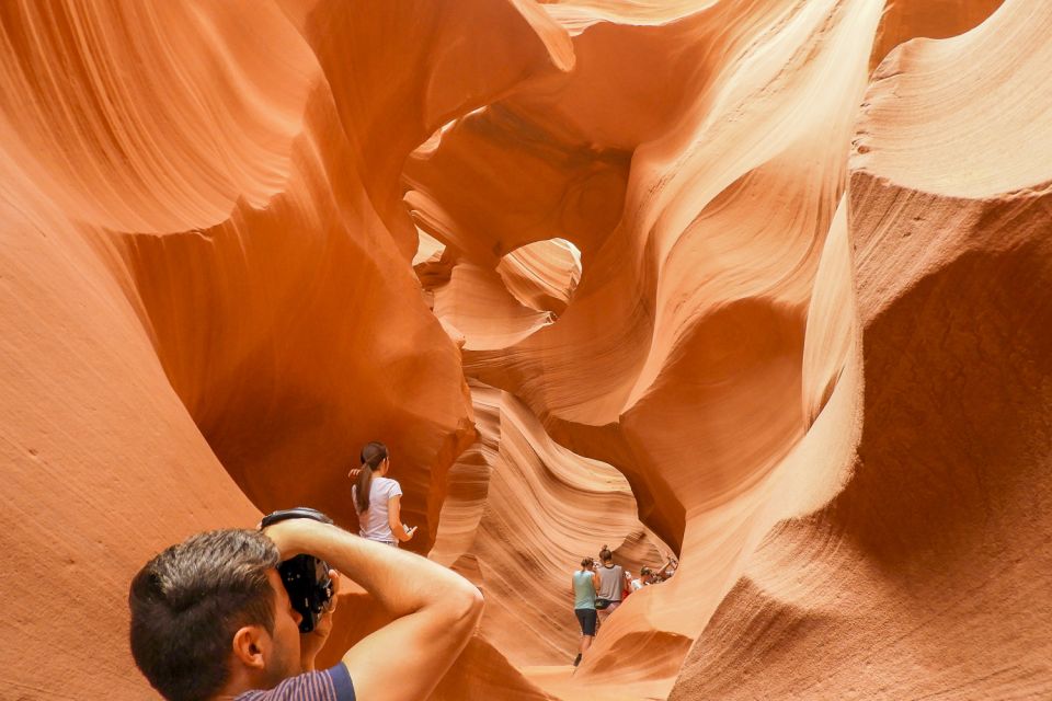 Las Vegas: Antelope Canyon & Horseshoe Bend Tour with Pickup - How the Navajo Guide Shapes Your Canyon Time (Including Photo Tips)