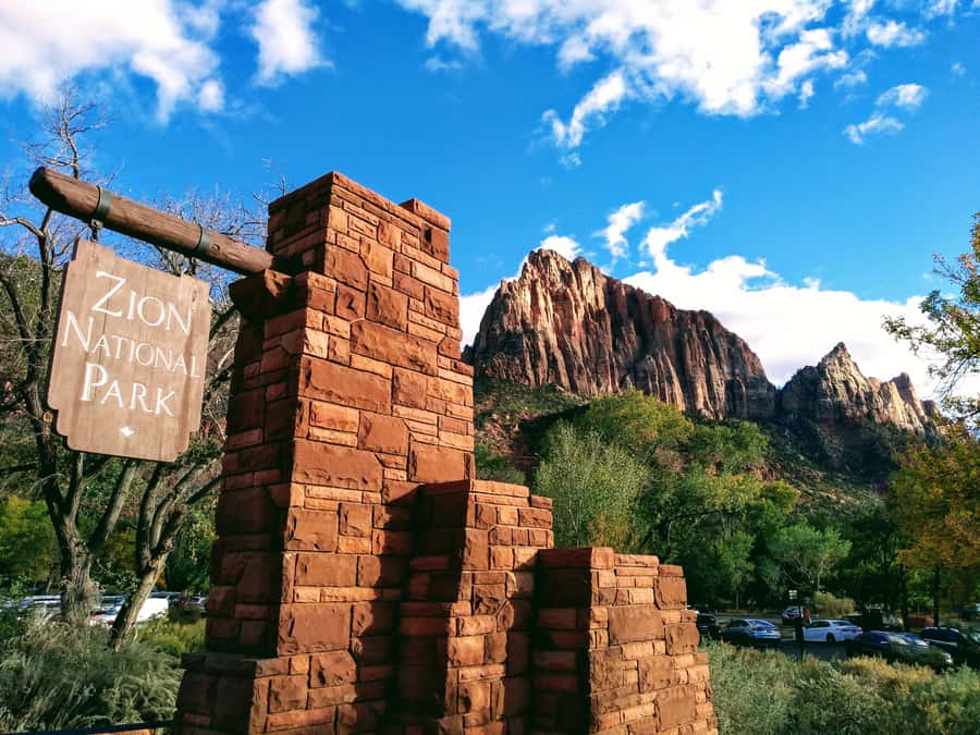 Las Vegas: Bryce and Zion National Parks Tour with Lunch - St. George break time and onboard setup that keeps the day smooth
