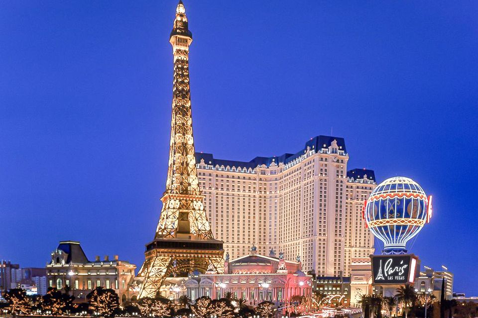 Las Vegas: Eiffel Tower Viewing Deck Entrance Ticket - The Eiffel Tower Light Show: How to Time Your Night