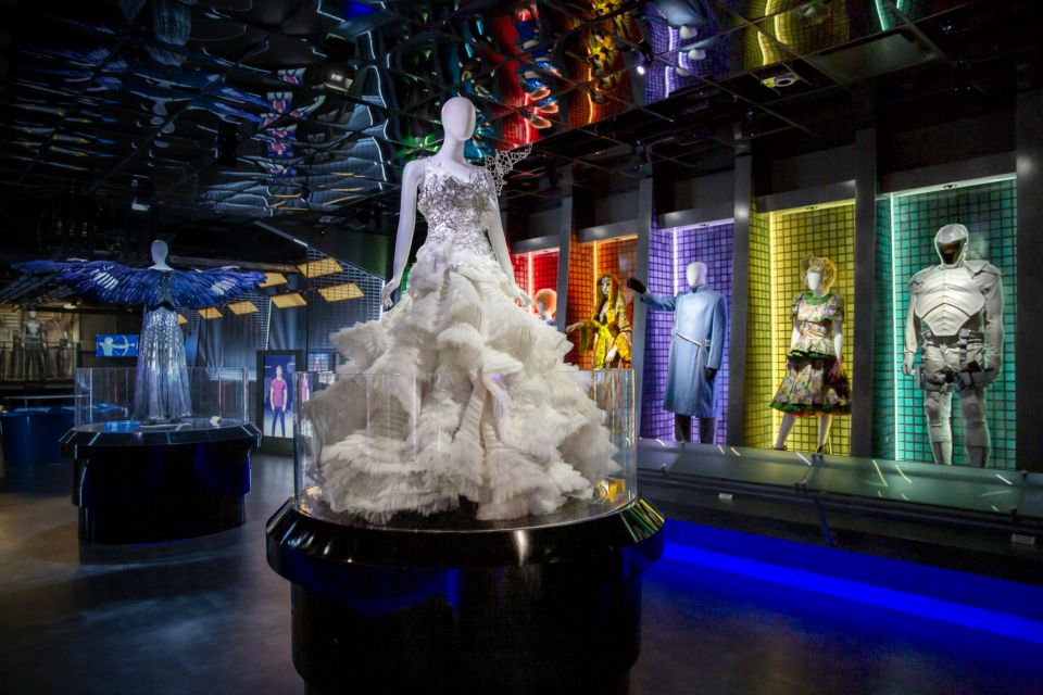 Las Vegas: Explorer Pass Save up to 50%- Includes Mob Museum - High Roller, FlyOver, and other big-ticket rides: choose by time of day