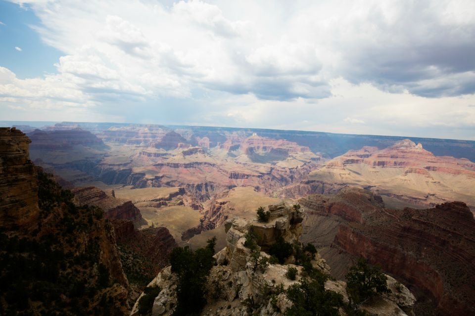 Las Vegas: Grand Canyon, Antelope, Bryce and Zion 3-Day Tour - Zion National Park: a different canyon mood