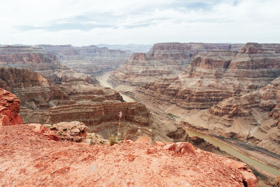 Las Vegas: Grand Canyon West Rim Tour with Hoover Dam Stop - Key points before you go