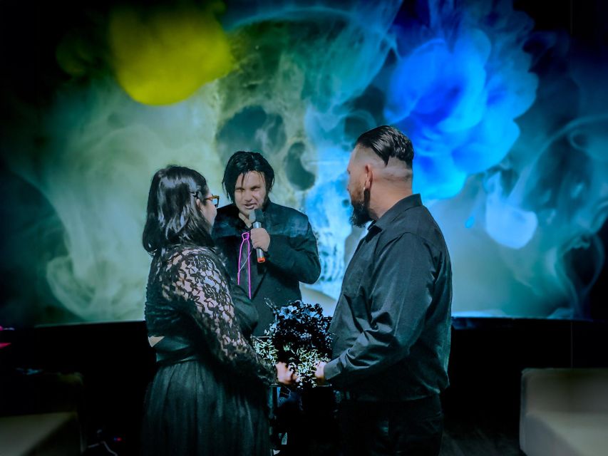 Las Vegas: Haunted House Wedding Ceremony + Photography - Marriage license rules: when you need paperwork in Nevada