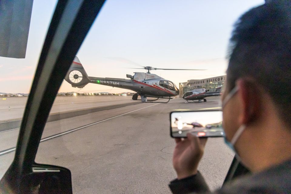 Las Vegas: Helicopter Night Flight over the Strip - Optional food add-on: 12+ dishes before you fly