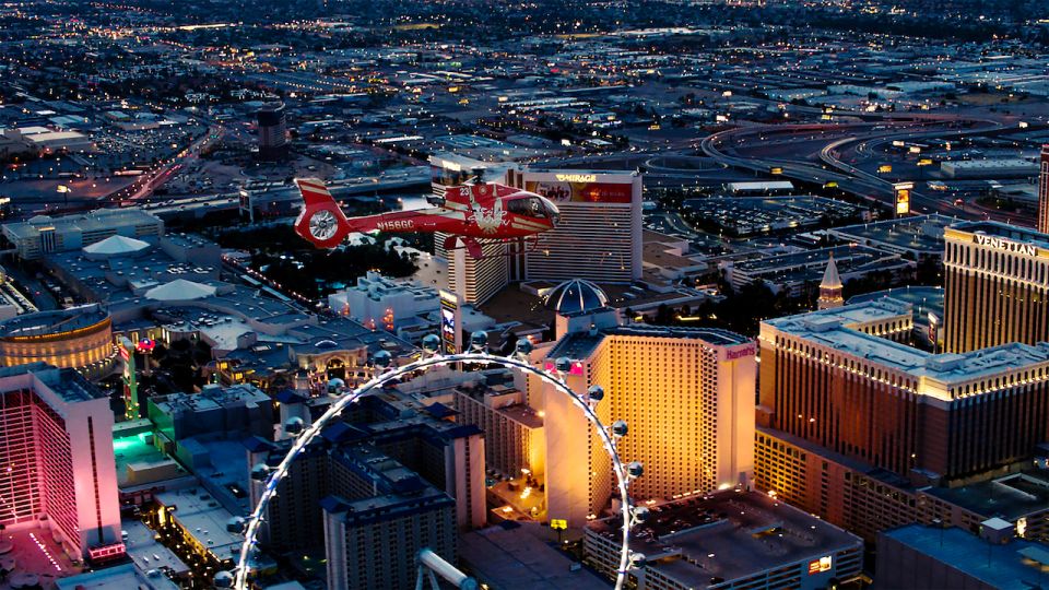 Las Vegas: Night Helicopter Flight over Las Vegas Strip - Narration, pilot calm, and what makes the ride feel safe