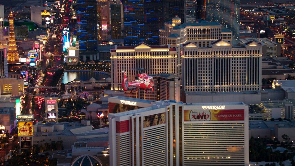 Las Vegas: Night Helicopter Flight over Las Vegas Strip - Seat strategy: windows, front-seat upgrades, and weight rules