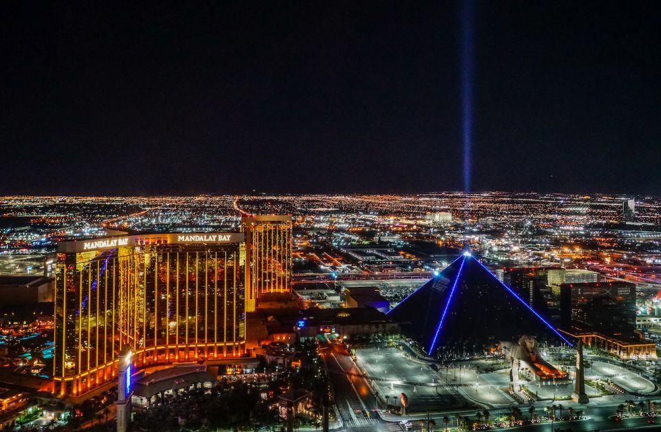 Las Vegas: Night Helicopter Flight over Las Vegas Strip - What the small-group helicopter experience actually feels like