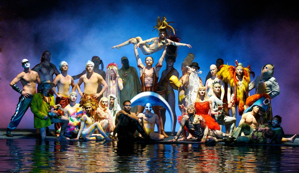 Las Vegas: “O” by Cirque du Soleil at Bellagio - The pool scale: why 1.5 million gallons changes everything