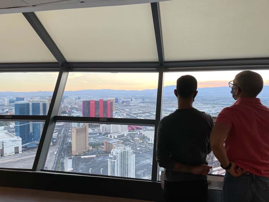 Las Vegas: STRAT Tower Observation Deck Ticket - Outdoor SkyPod Deck: sunset skies, wind, and photo angles