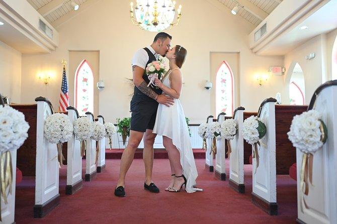 Las Vegas Wedding at A Special Memory Wedding Chapel - Marriage license vs. commitment ceremony: know what you’re actually buying