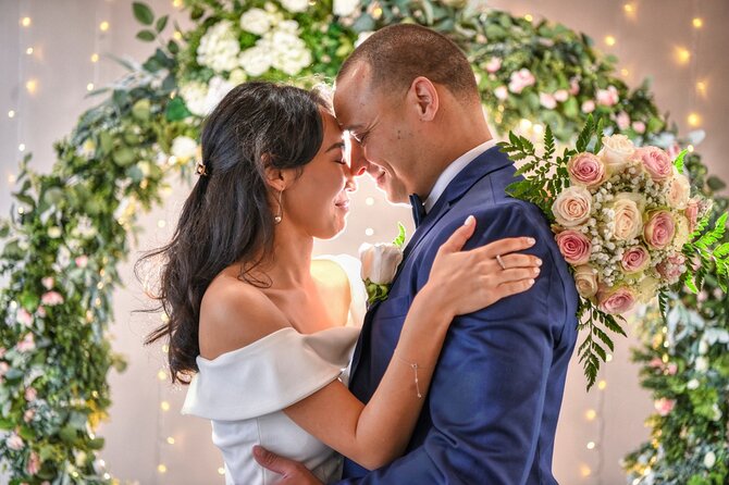 Las Vegas Wedding at The Little Vegas Chapel - Key things to know before you say I do