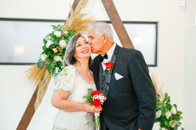 Las Vegas Wedding at The Little Vegas Chapel - The 30-minute ceremony run-of-show (and why it works)