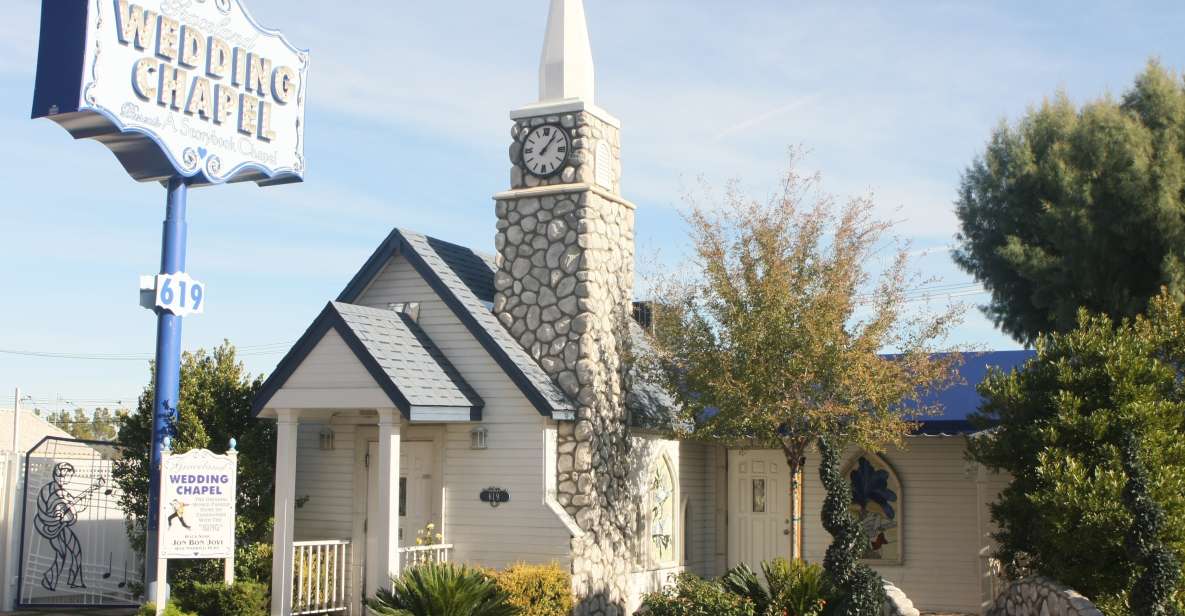 Las Vegas: Wedding or Vow Renewal at Graceland Chapel - The 90-minute ceremony: roses, vows, and the music that sets the tone