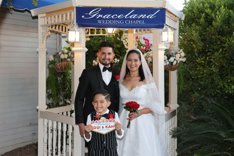 Las Vegas: Wedding or Vow Renewal at Graceland Chapel - The rules that affect your day: what you can’t bring and what to remember
