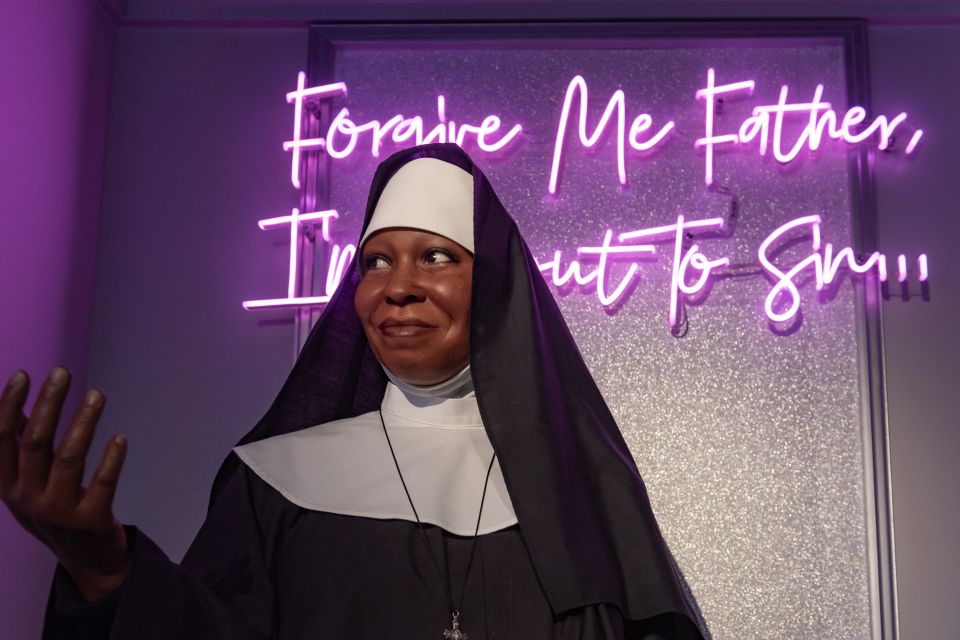 Madame Tussauds Wax Museum Las Vegas - Gondola and Other Side Moments: Fun, But Don’t Overpromise