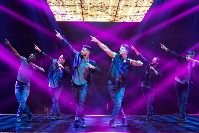 Magic Mike Live Las Vegas at SAHARA Las Vegas - The show: what a 360-degree cabaret actually feels like