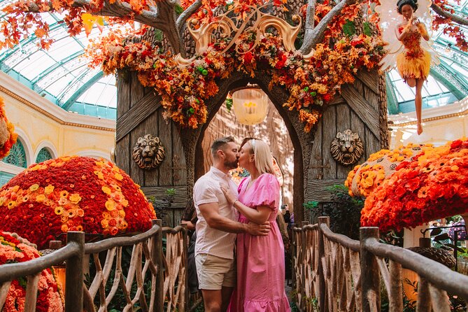 Private Vacation Photoshoot with Photographer in Las Vegas - Why a Bellagio Fountains shoot is such an easy Vegas win