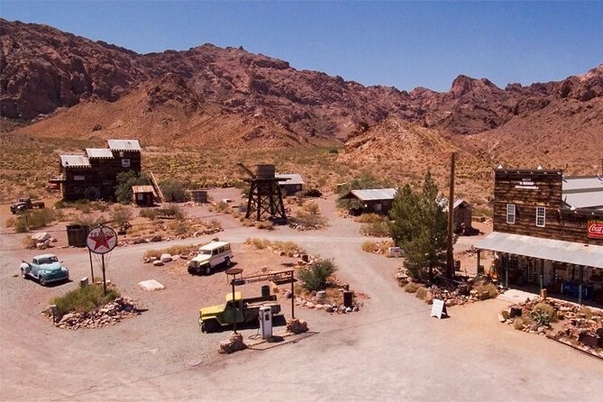 Red Rock Canyon, Nelson Ghost town,7 Magic Mountains, Hoover Dam - Seven Magic Mountains: quick art photos that work even if you hate crowds