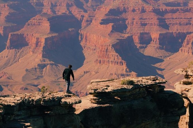 Small Group Grand Canyon, Hoover Dam and 7 Magic Mountains Tour - Grand Canyon West: three hours that you actually control