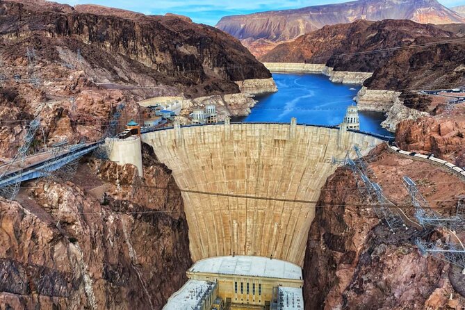 Small Group Hoover Dam: From Above, On Top and Below Tour - Guides: What Makes the Difference (Even With the Same Route)