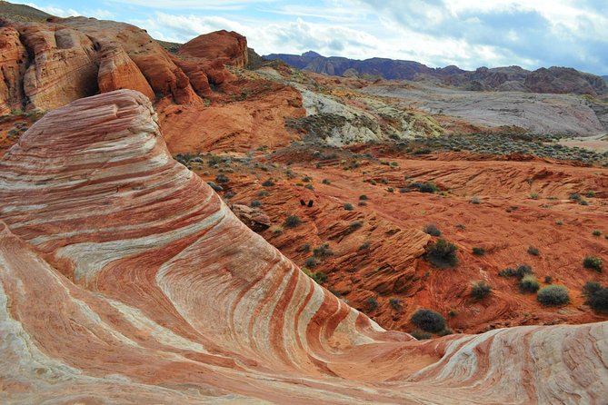 Valley of Fire State Park Day Tour from Las Vegas - Comfort and Logistics: Small Group, AC Van, and Seatbelts